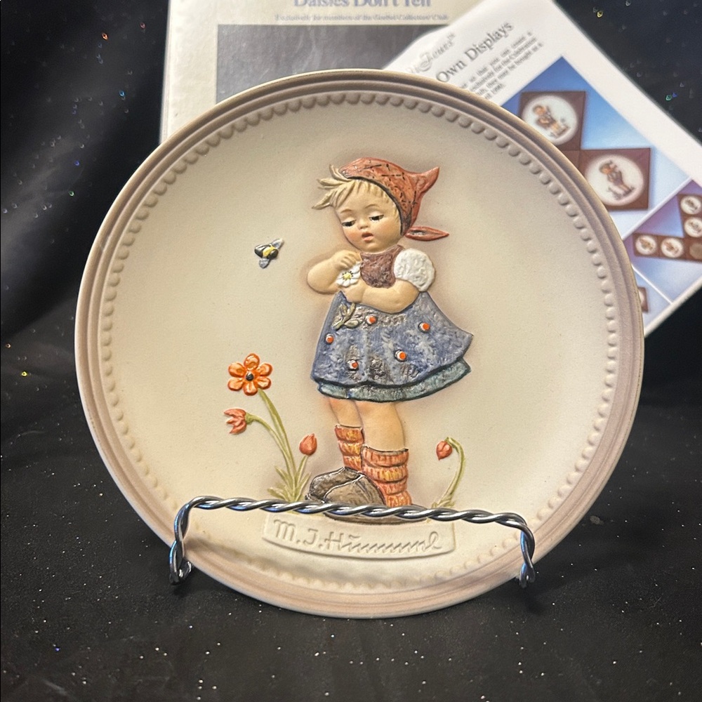 Goebel Collector Plate Daisies Don’t Tell (LC)